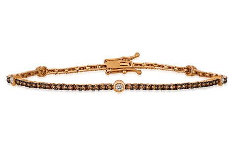 Le Vian’s strawberry gold with chocolate and vanilla diamonds set along a chain bracelet for a decadent luxury