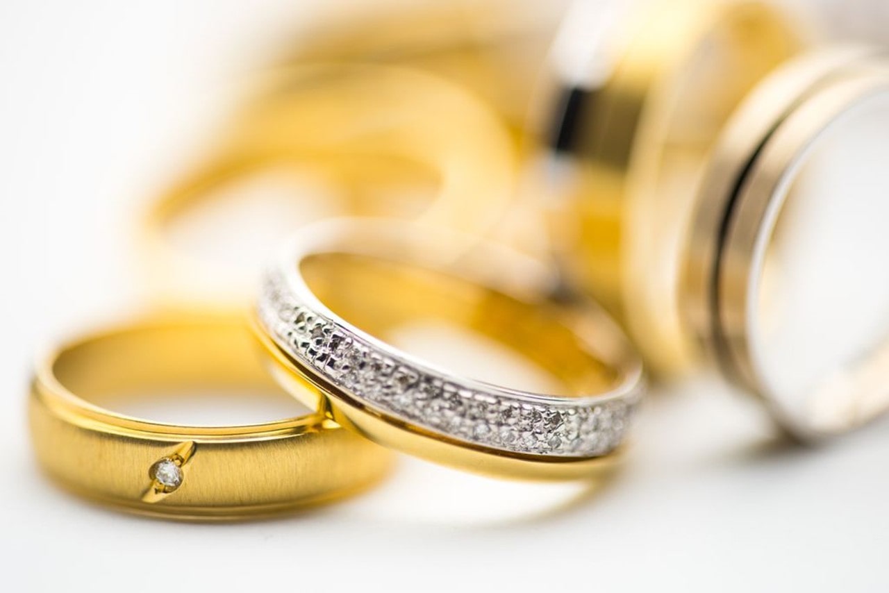 yellow gold and white gold diamond wedding bands